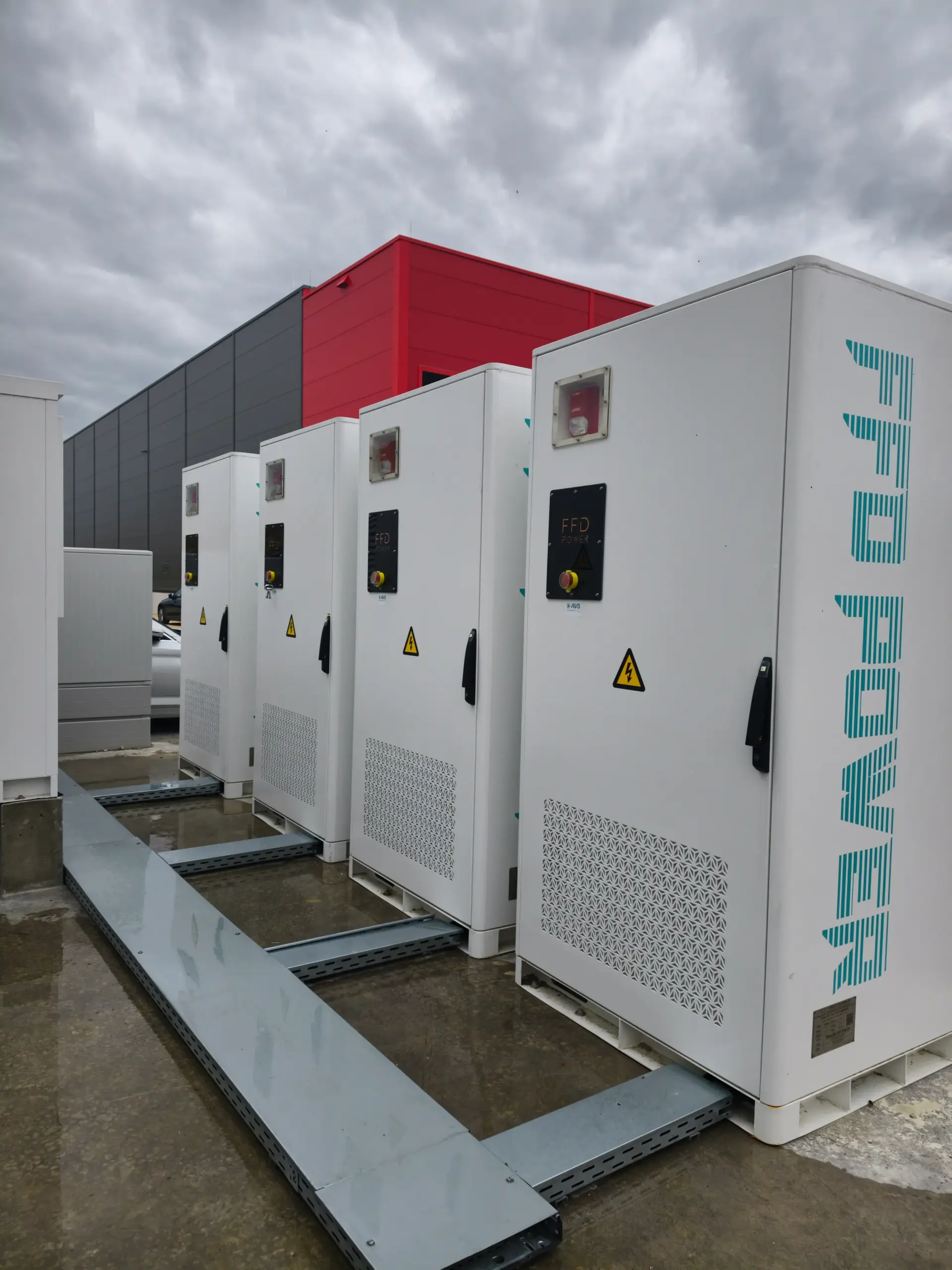 BESS ca sarcină de test pentru generator în Germania, sistem de stocare a energiei în baterii FFD POWER pentru testarea generatoarelor diesel în locul băncilor de sarcină rezistivă